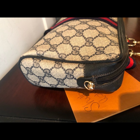 Authentic Gucci Sherry Line Crossbody - Picture 11 of 12